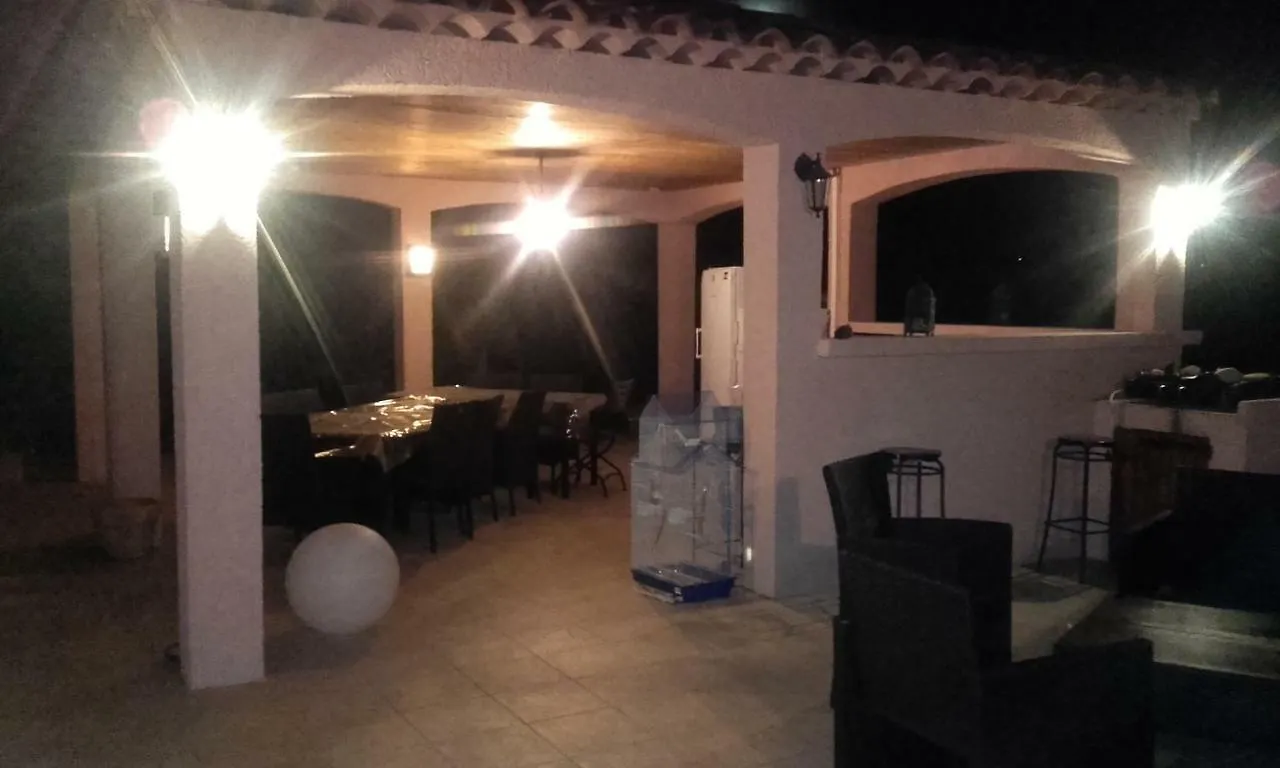 La Maison Du Bonheur Greoux-les-Bains 0*,